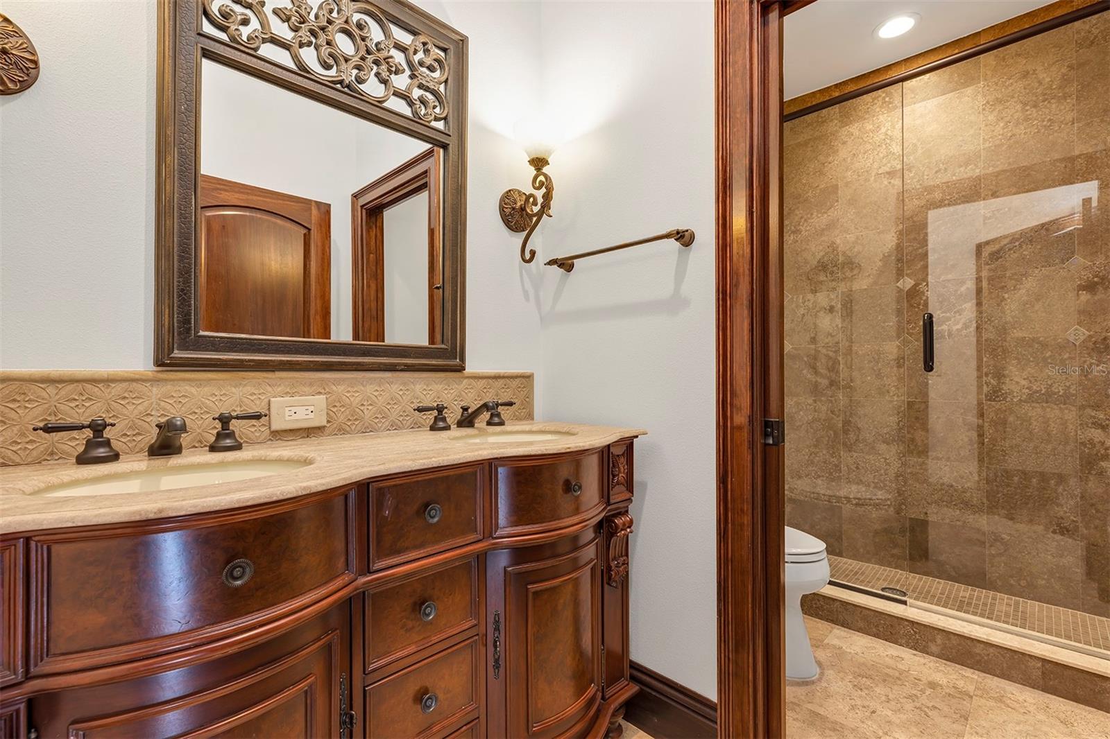 CYPRESS SHORES - Residential