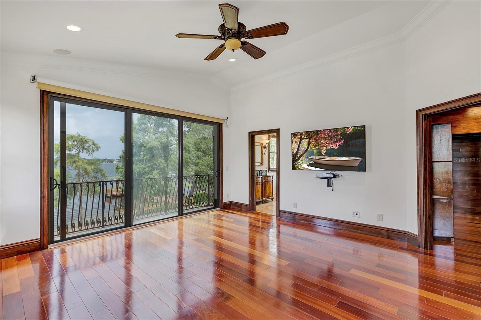 CYPRESS SHORES - Residential