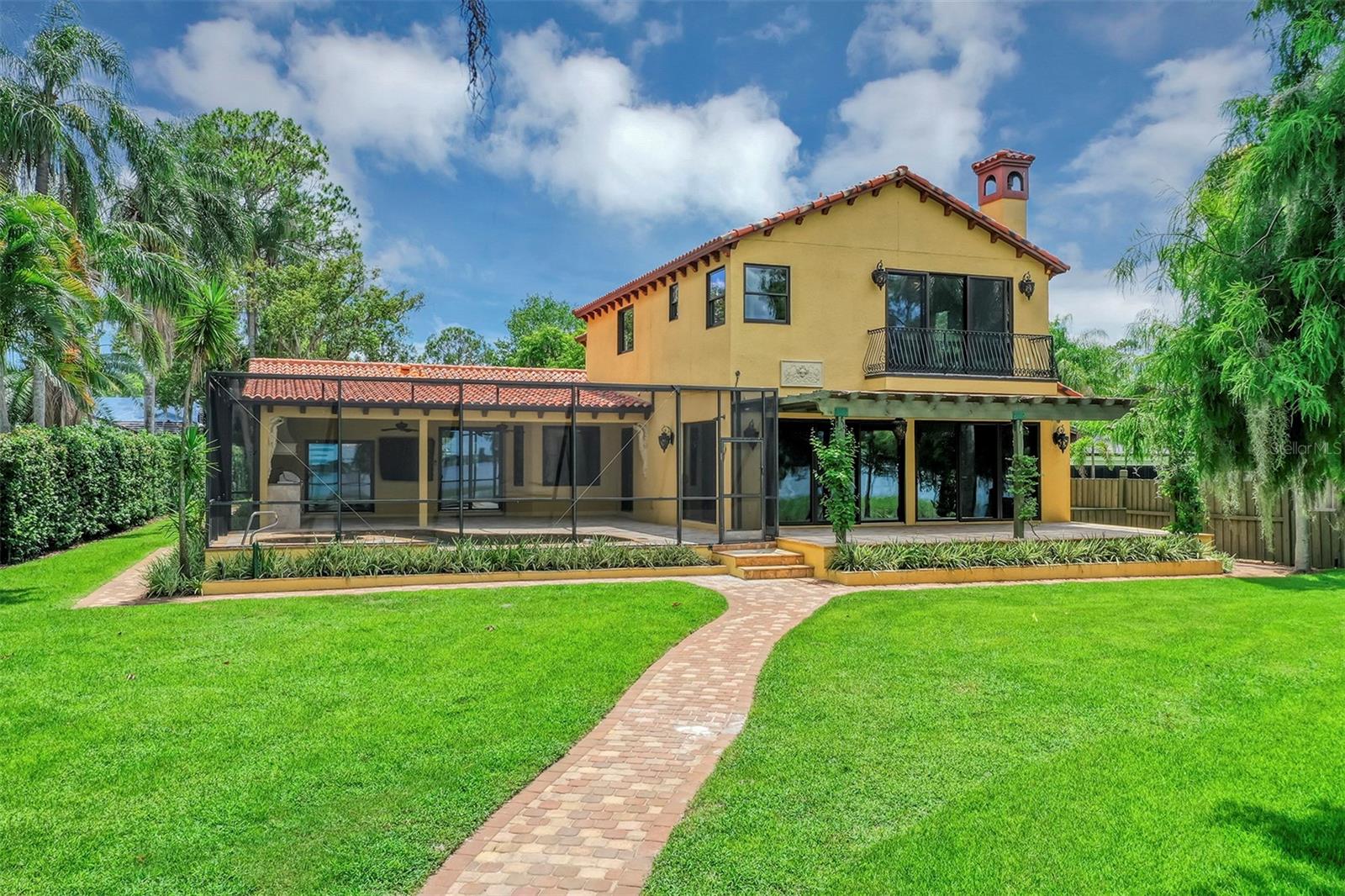 CYPRESS SHORES - Residential