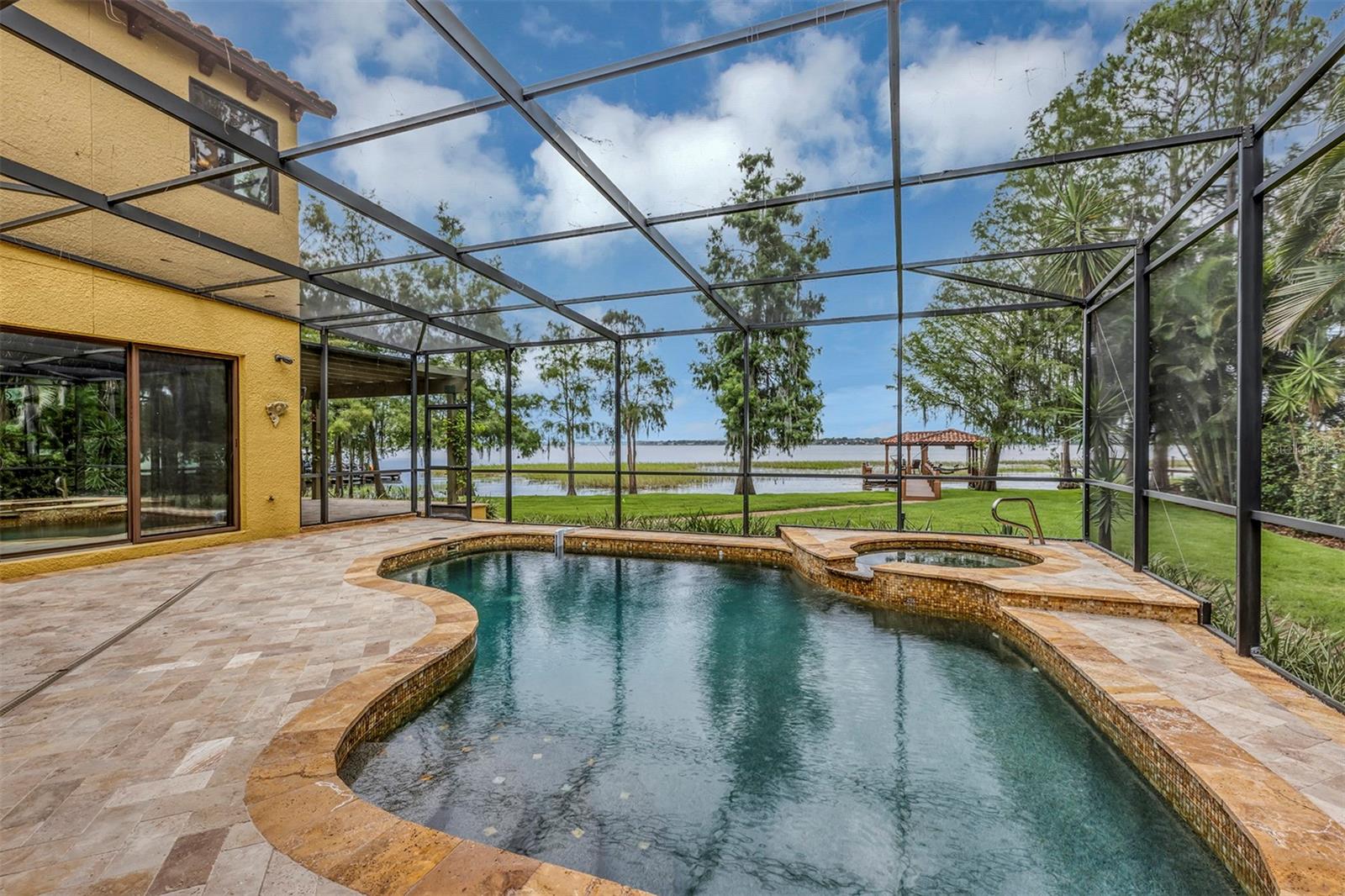 CYPRESS SHORES - Residential