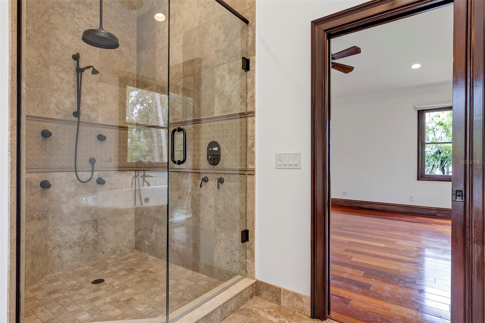 CYPRESS SHORES - Residential