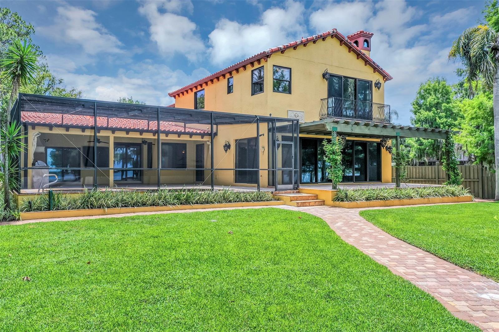 CYPRESS SHORES - Residential