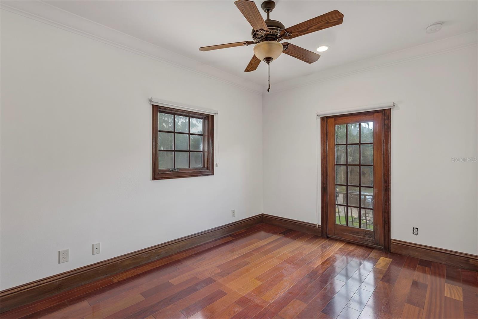 CYPRESS SHORES - Residential