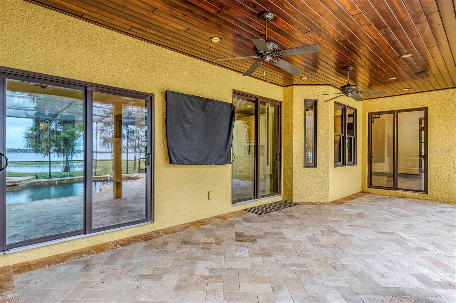 CYPRESS SHORES - Residential