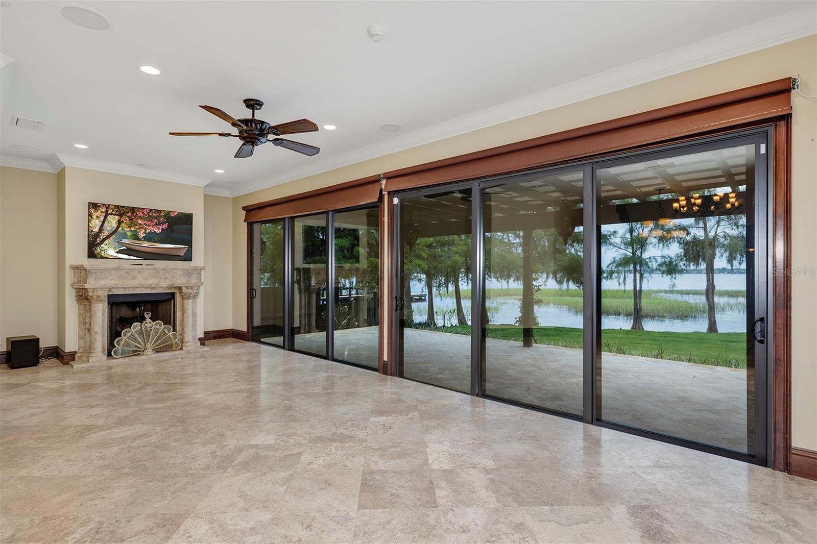 CYPRESS SHORES - Residential