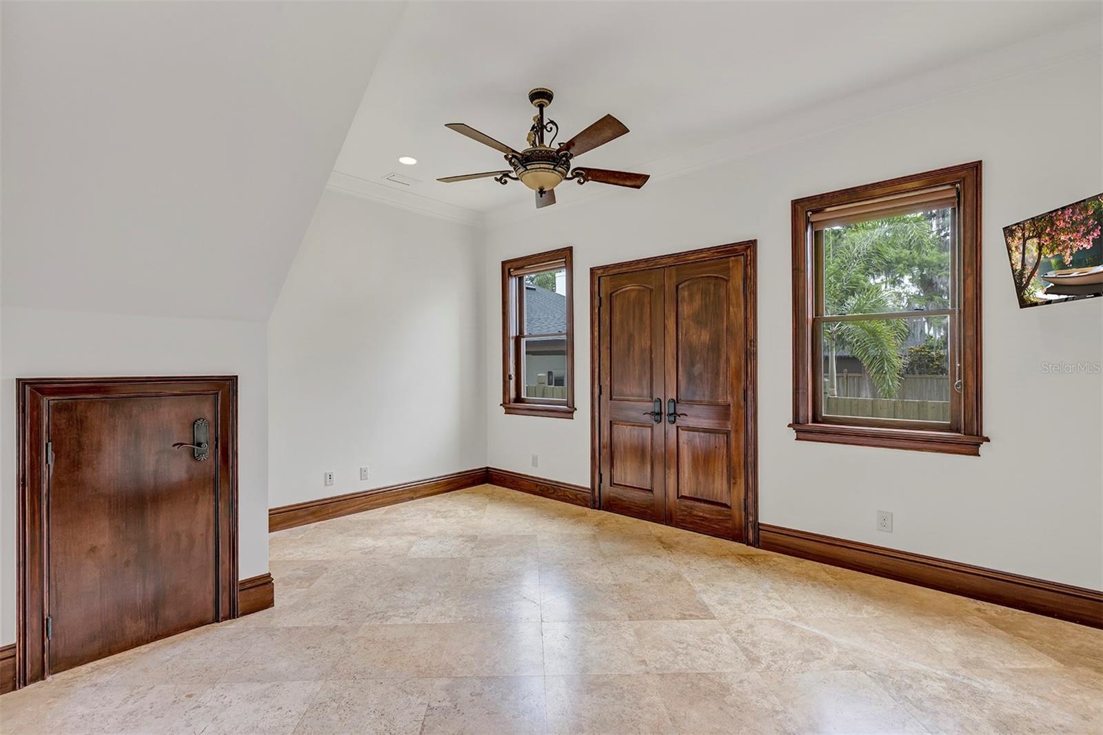 CYPRESS SHORES - Residential