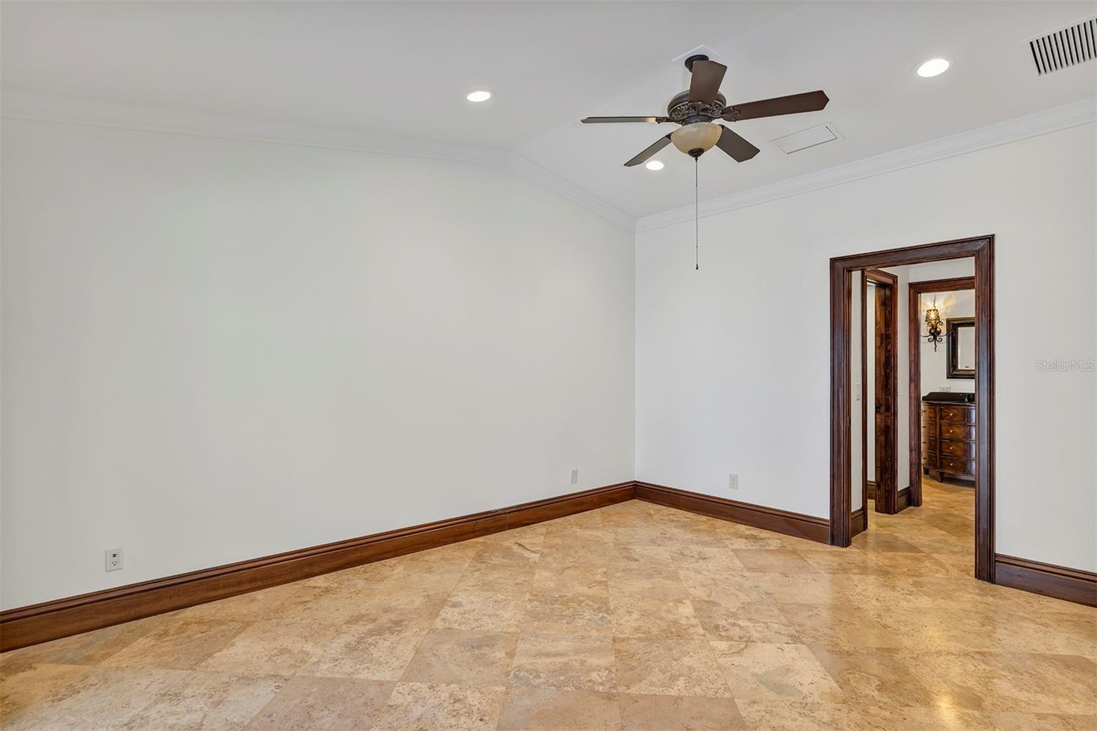 CYPRESS SHORES - Residential