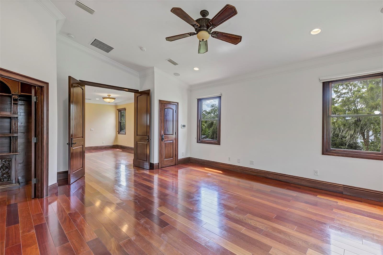 CYPRESS SHORES - Residential