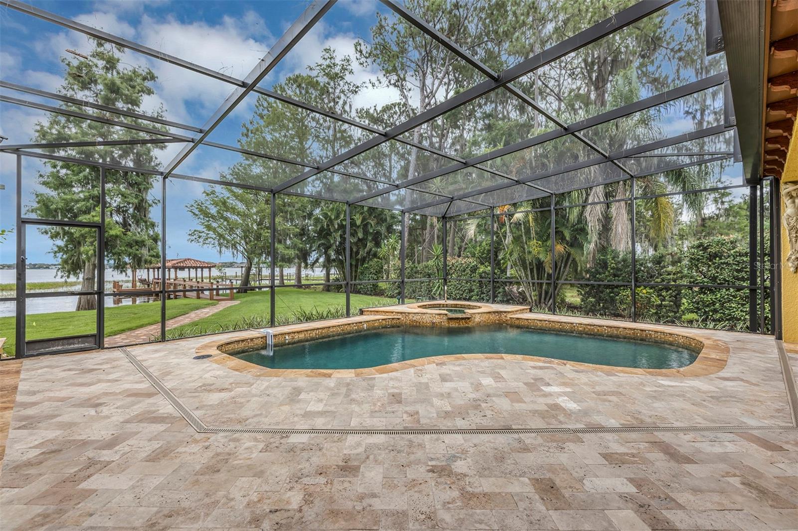 CYPRESS SHORES - Residential