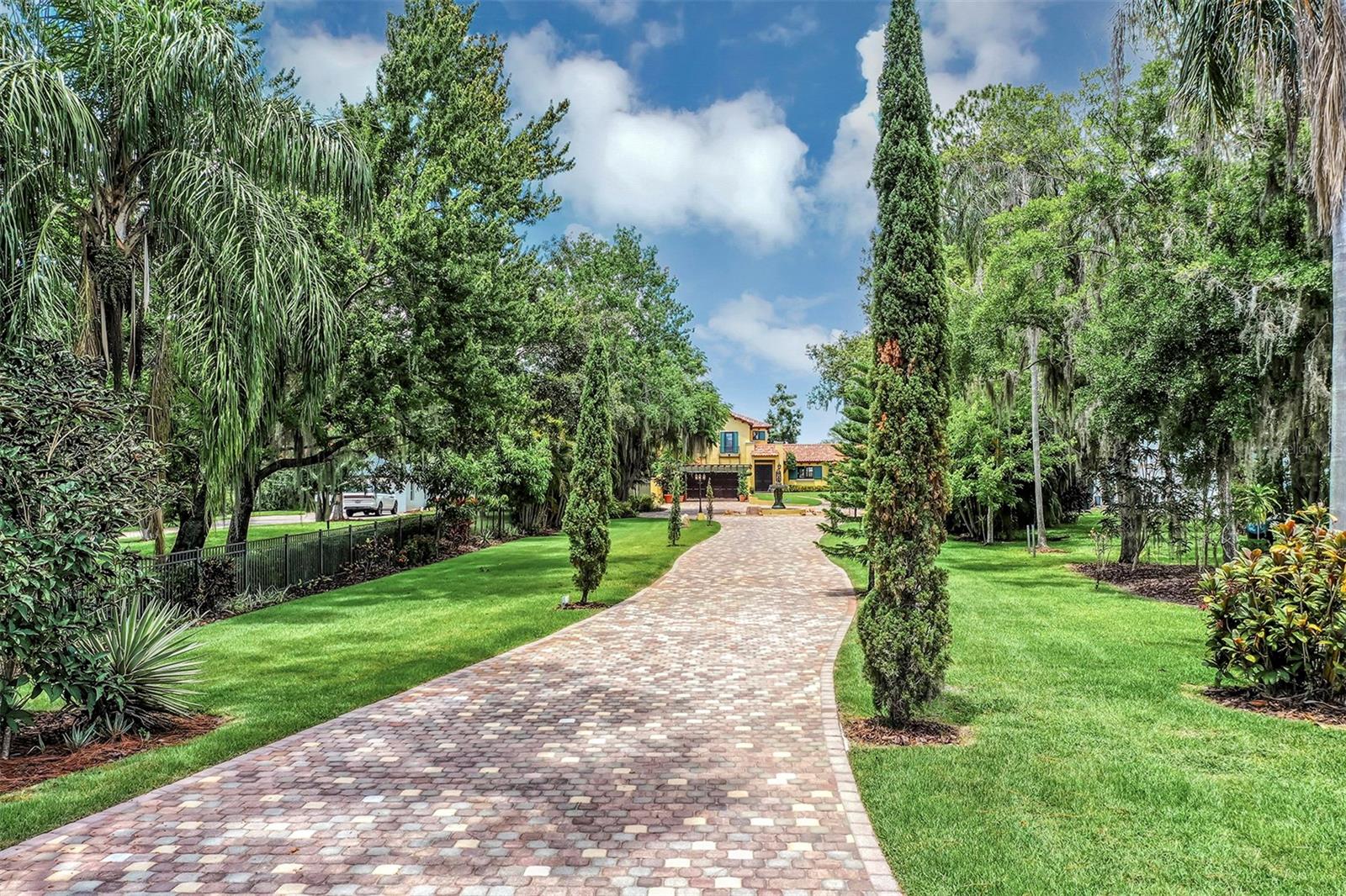 CYPRESS SHORES - Residential