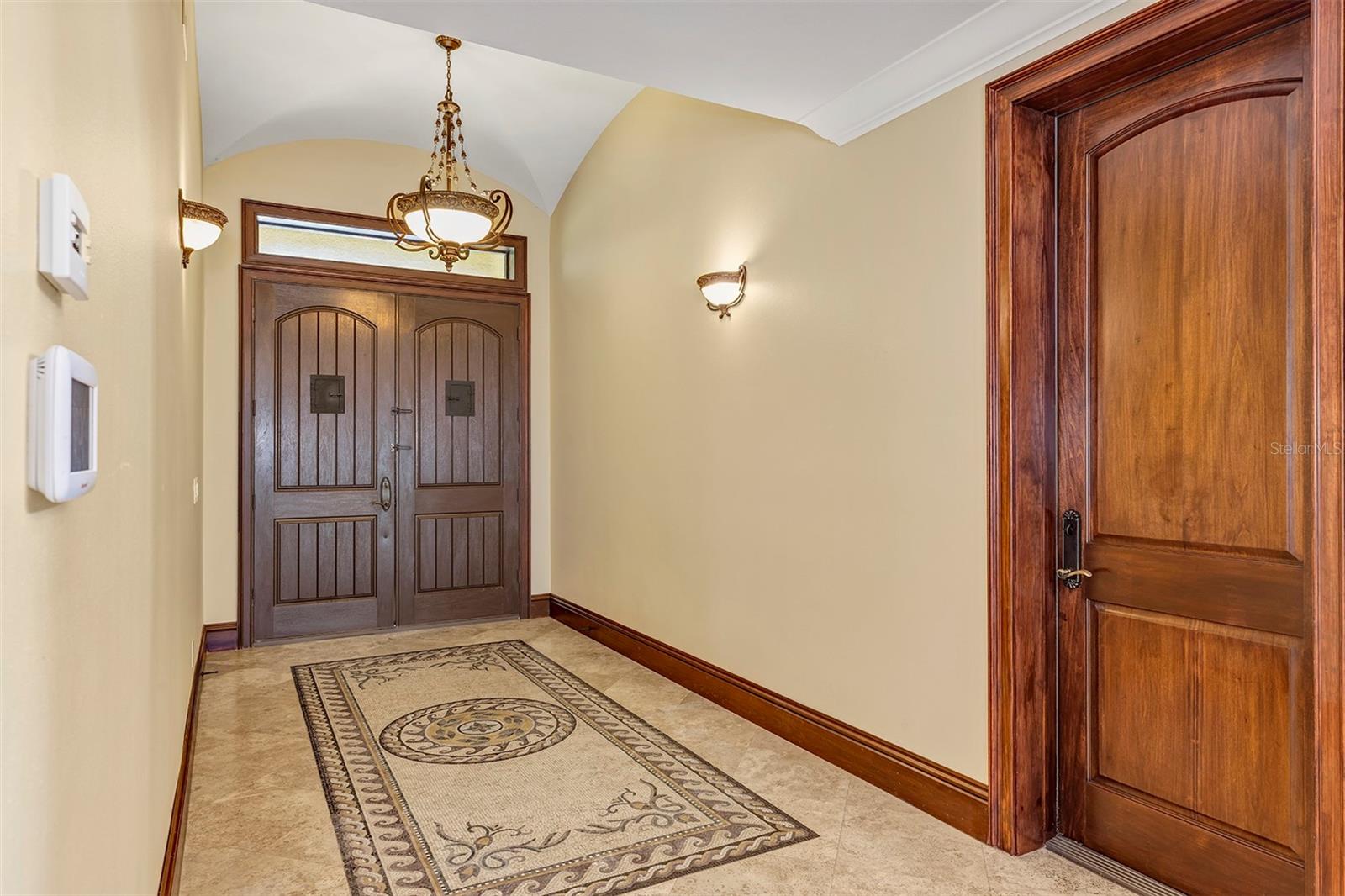 CYPRESS SHORES - Residential