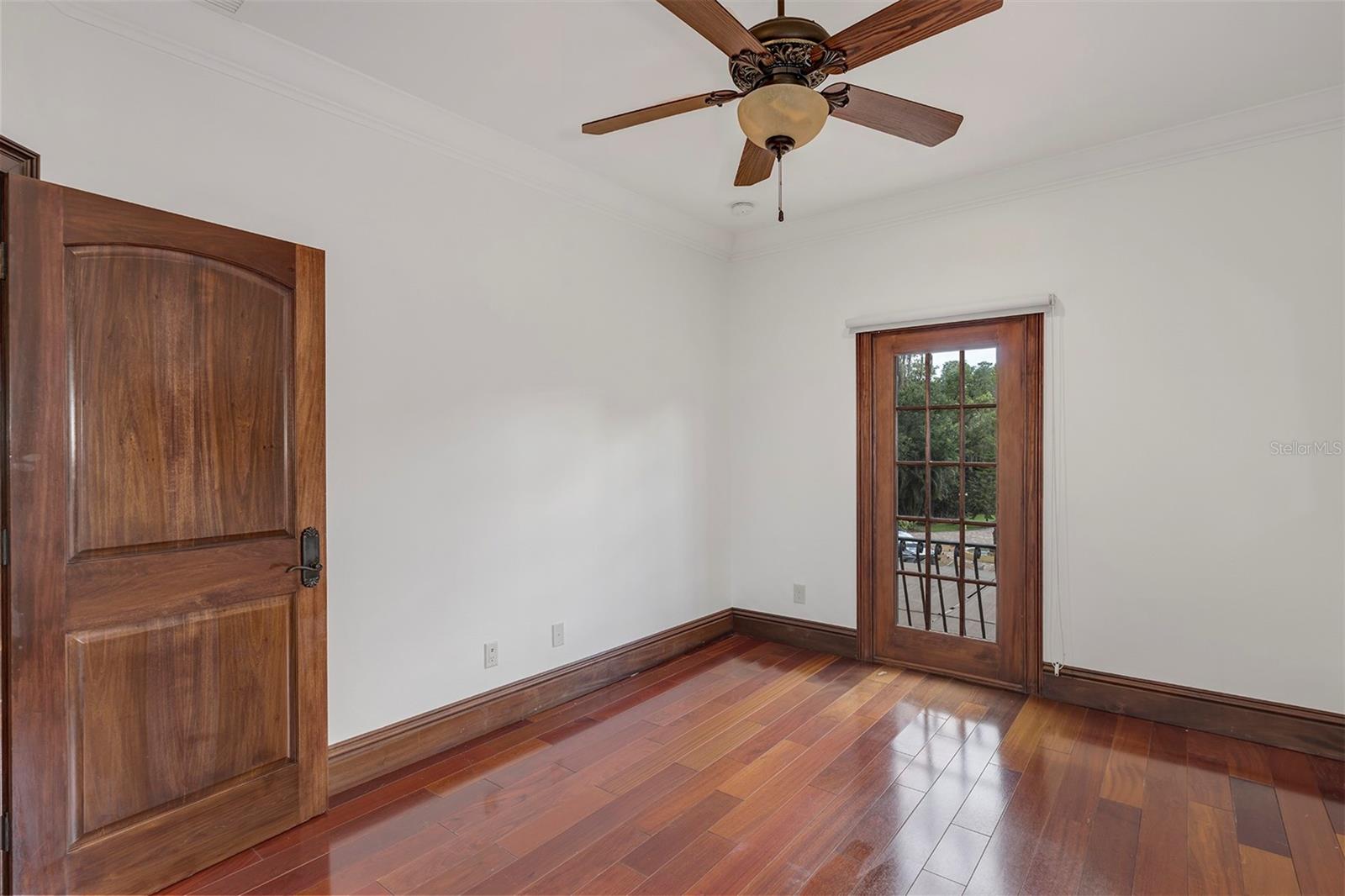 CYPRESS SHORES - Residential