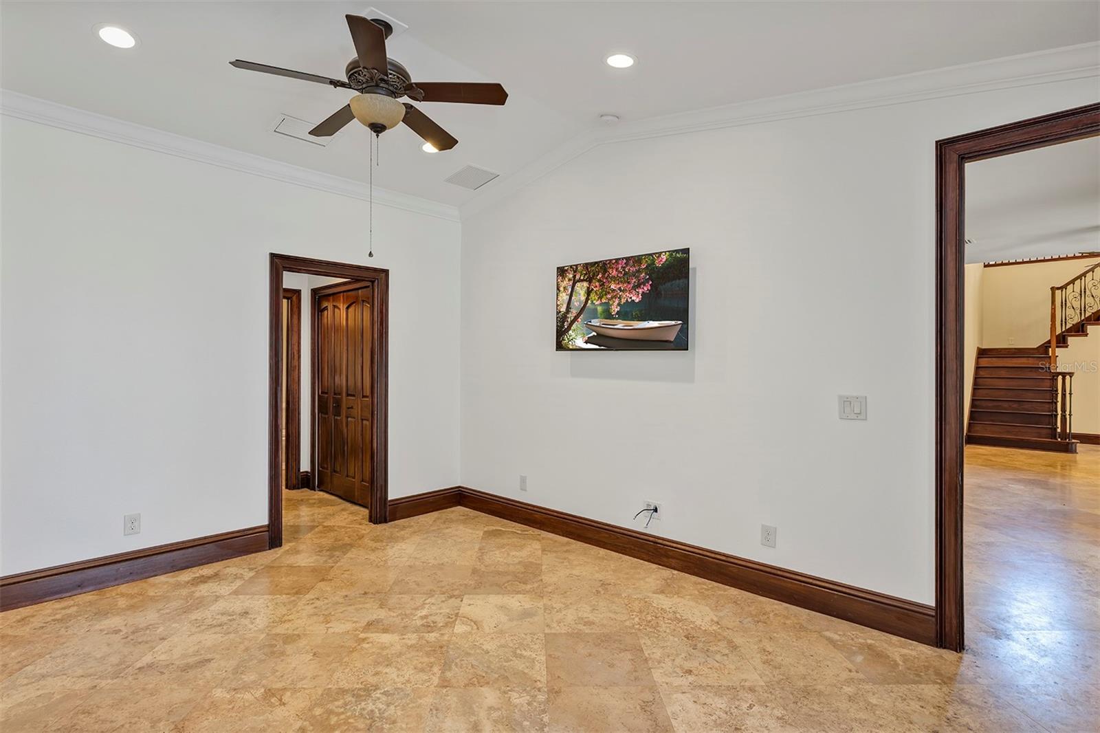 CYPRESS SHORES - Residential