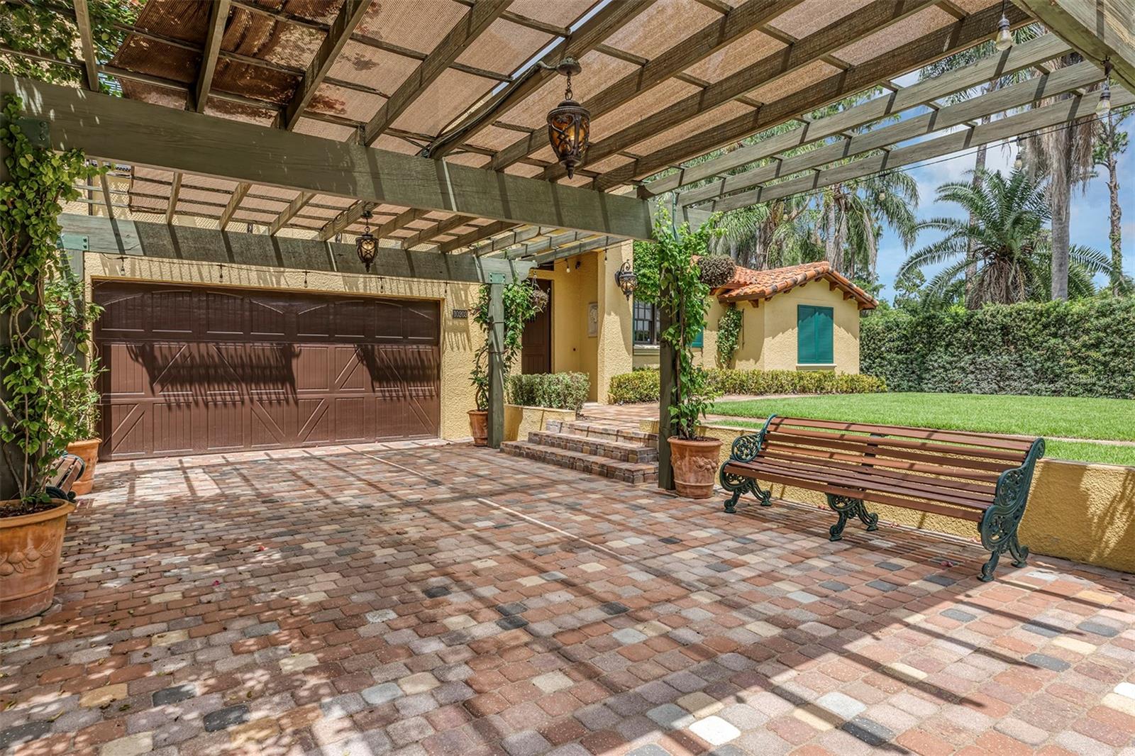 CYPRESS SHORES - Residential