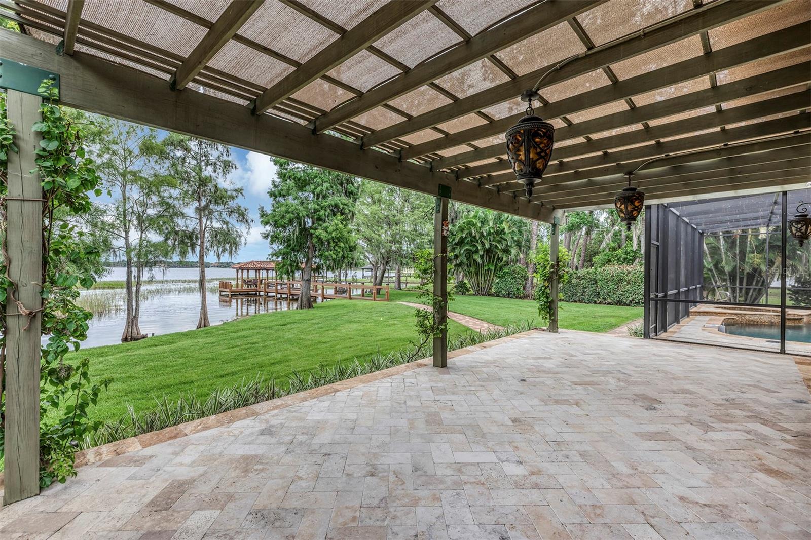 CYPRESS SHORES - Residential