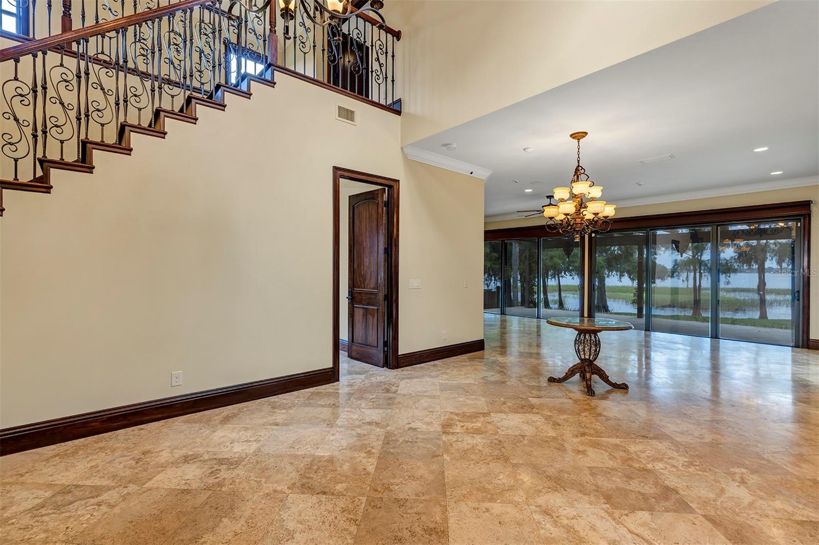 CYPRESS SHORES - Residential