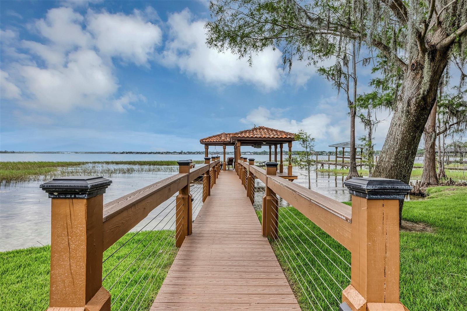 CYPRESS SHORES - Residential