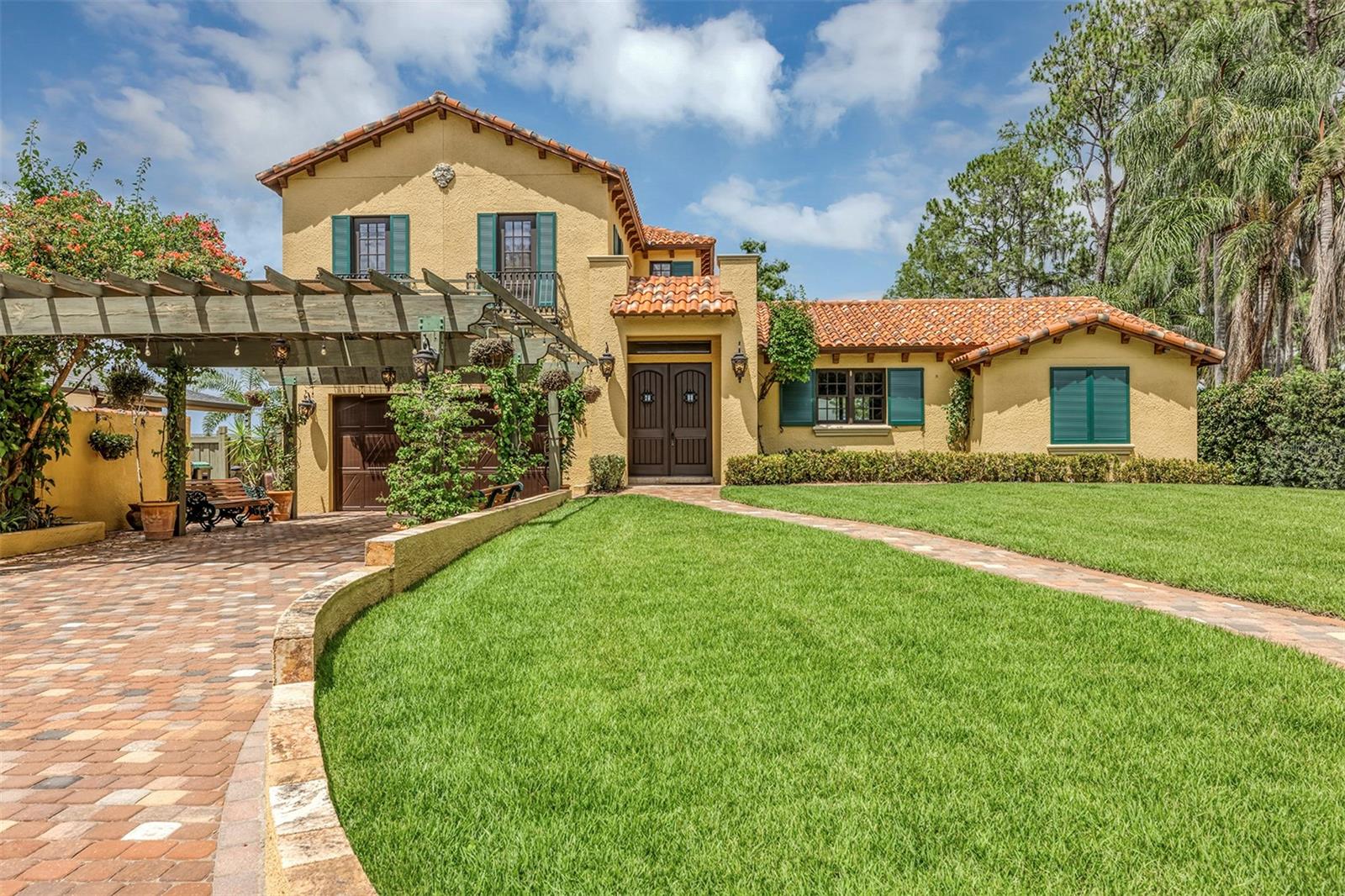 CYPRESS SHORES - Residential