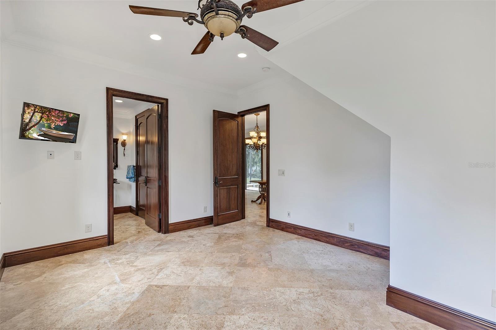 CYPRESS SHORES - Residential