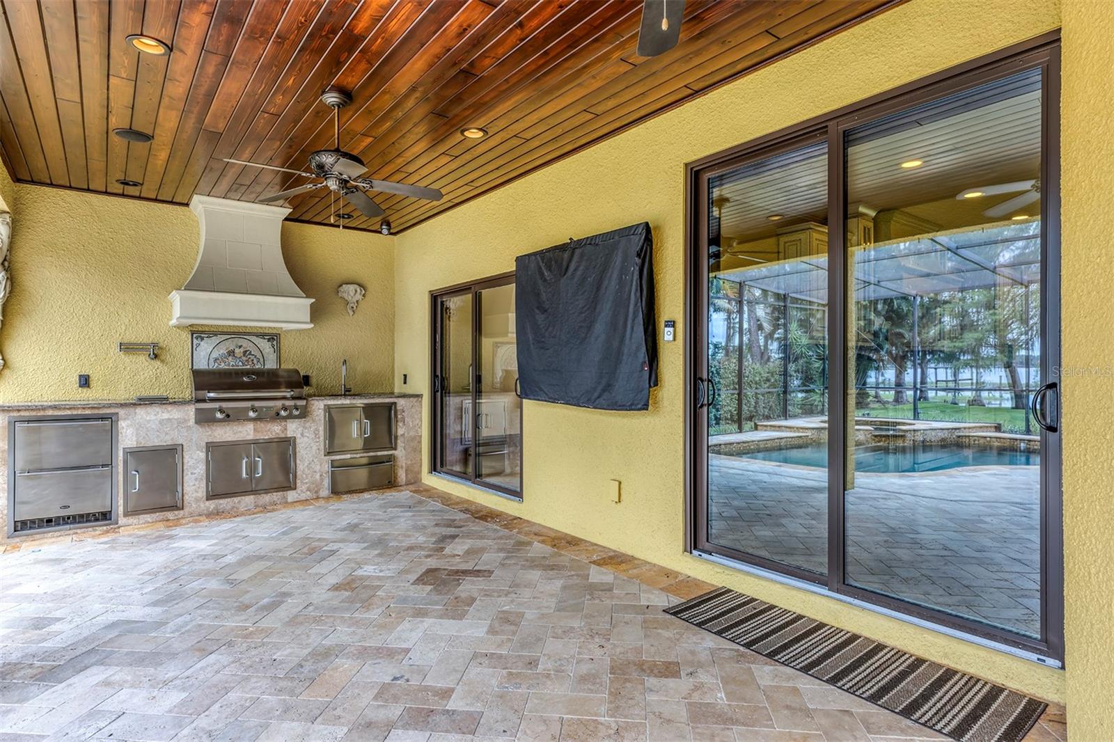 CYPRESS SHORES - Residential