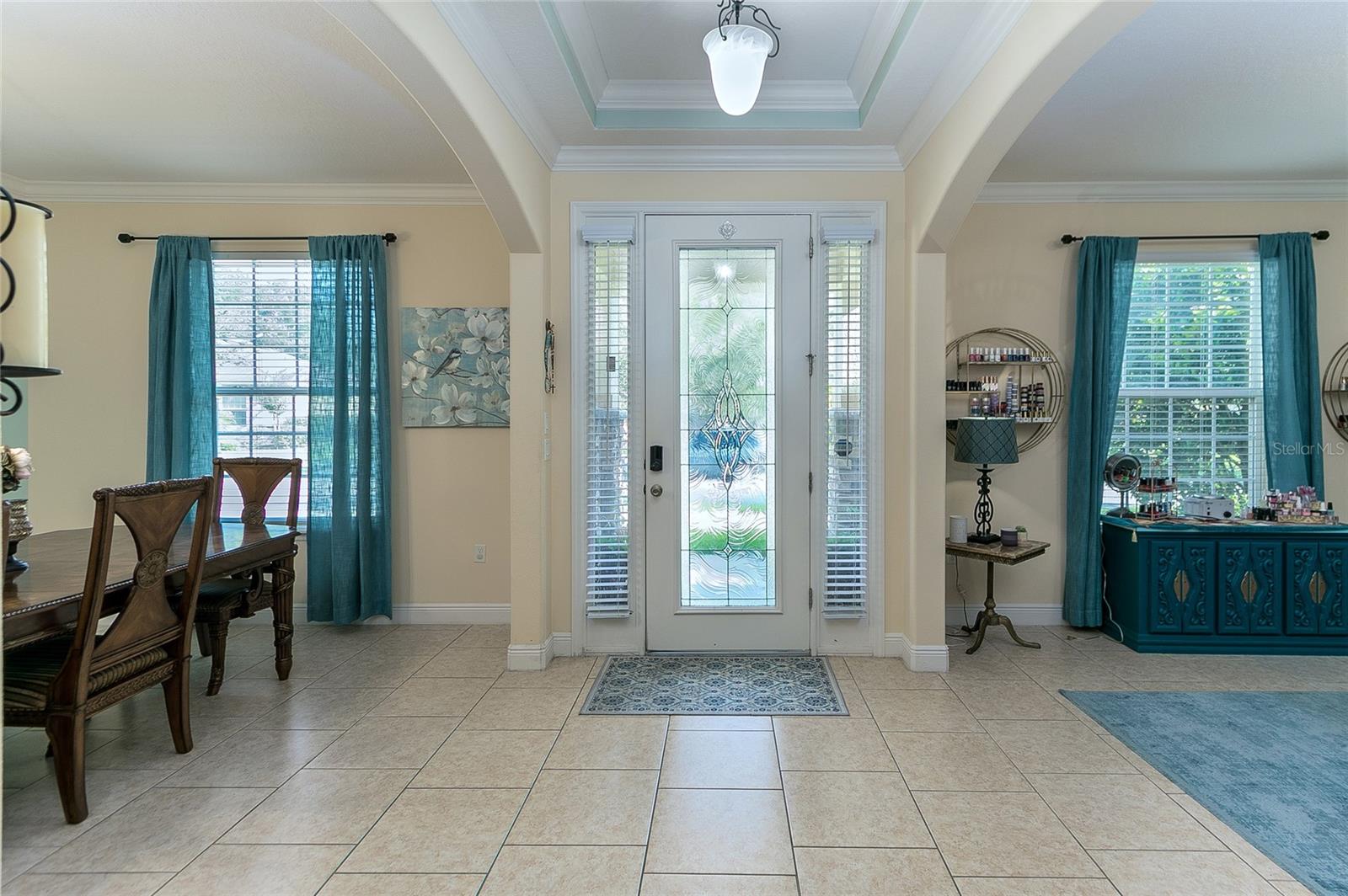 410 E VICTORIA TRAILS BOULEVARD