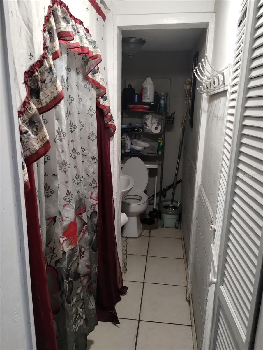 811 NE 20TH STREET A & B