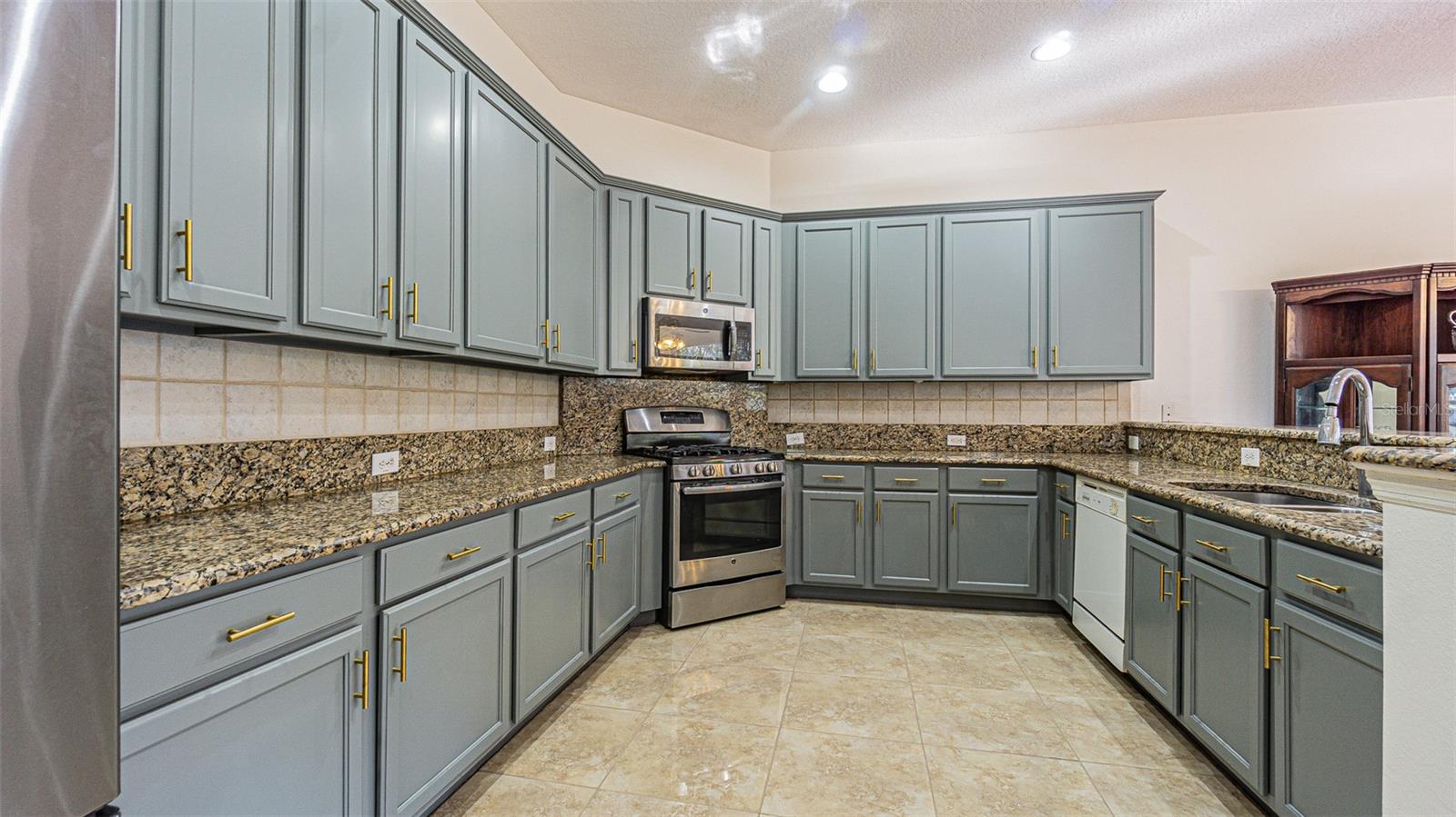 EAGLEWOOD ESTATES - Residential