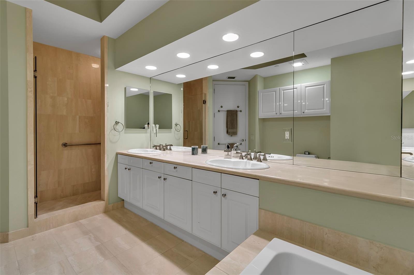 WATER CLUB AT LONGBOAT KEY - Residential