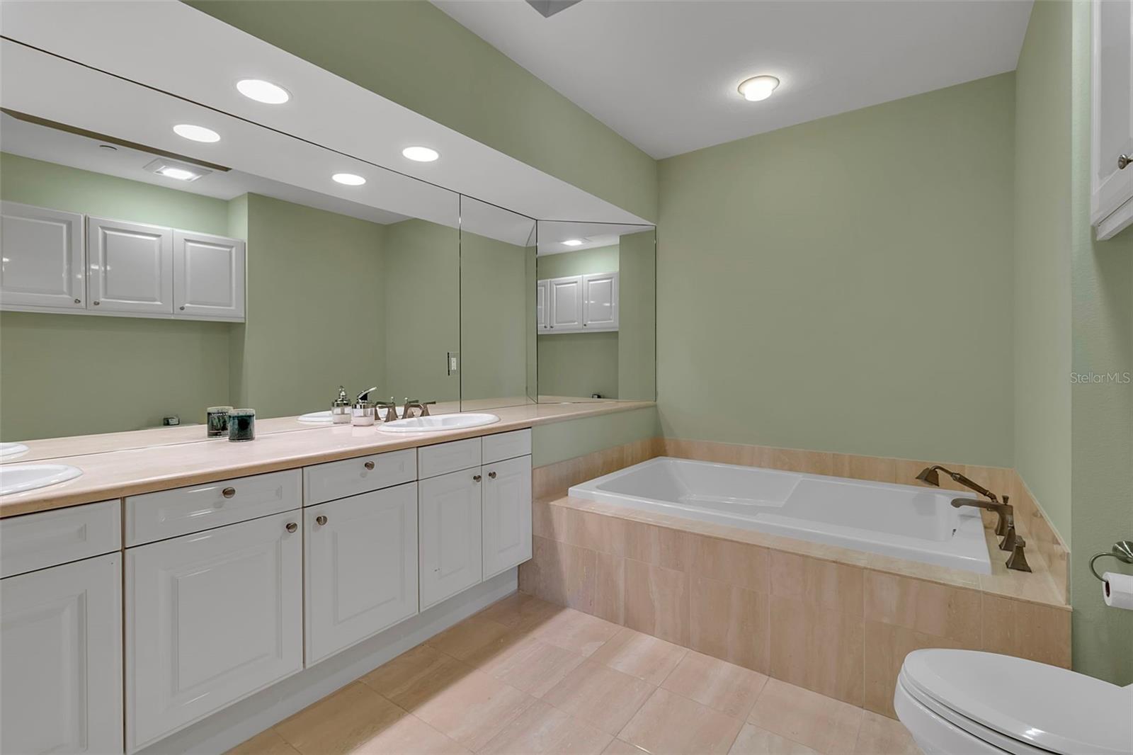 WATER CLUB AT LONGBOAT KEY - Residential