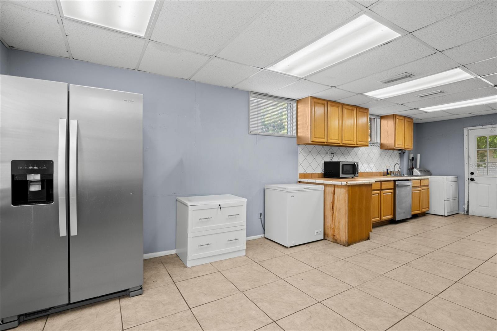 OAKFORD - Commercial Sale