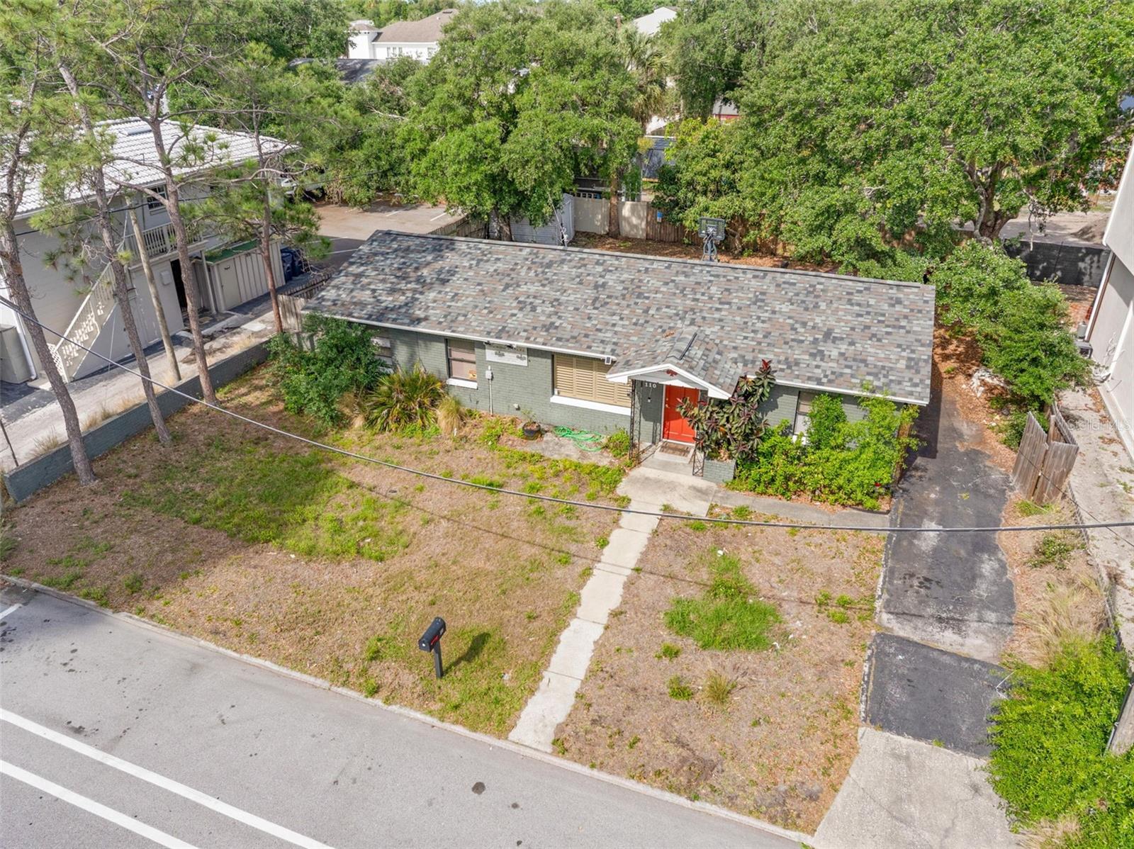 OAKFORD - Commercial Sale