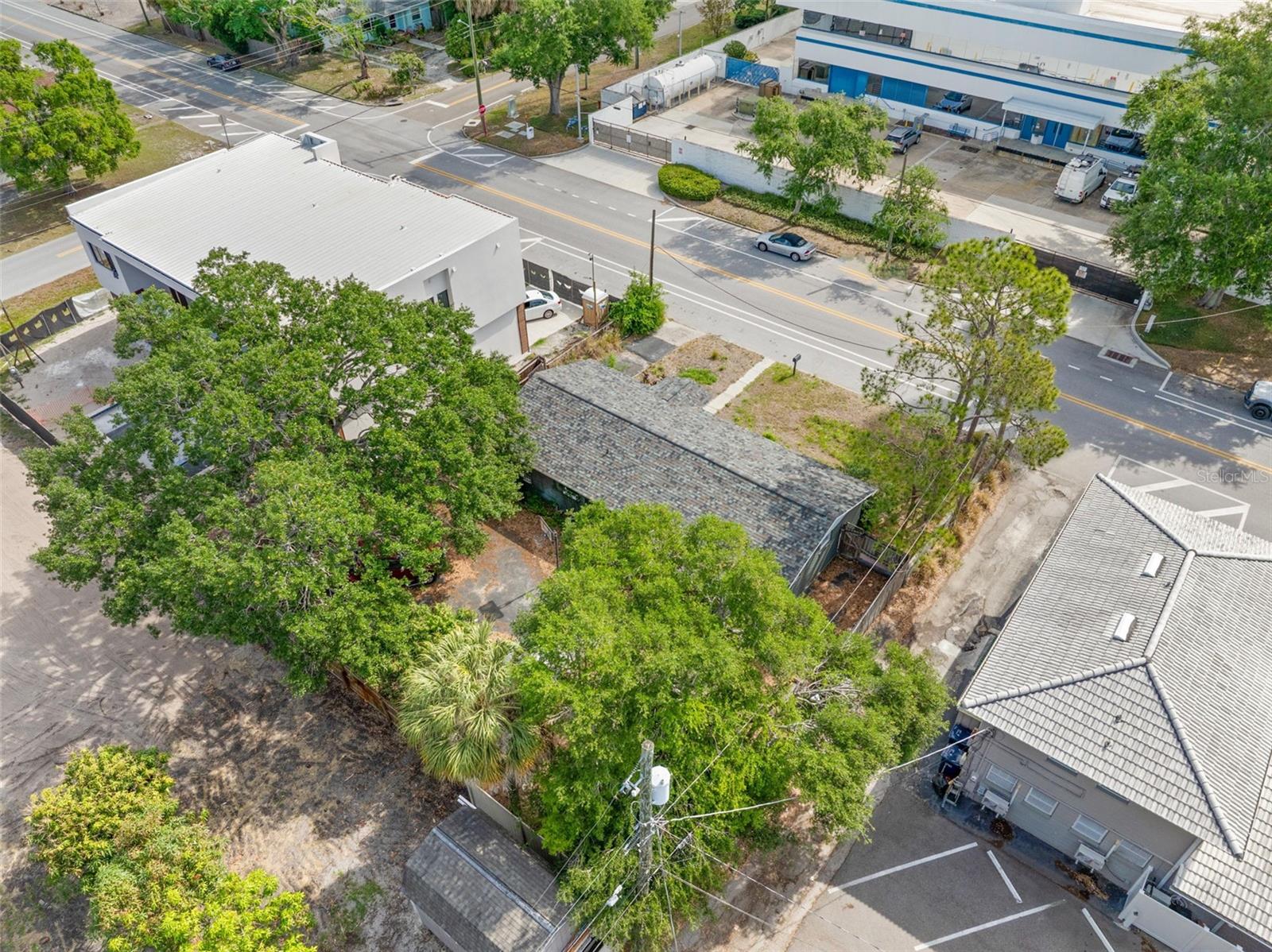 110 N LINCOLN AVENUE