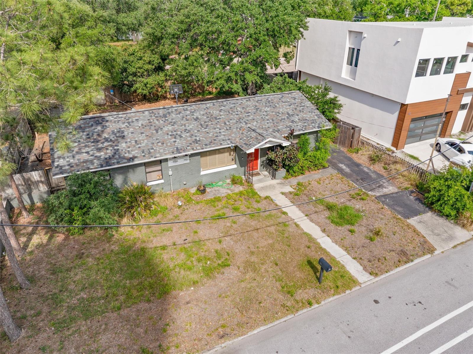 OAKFORD - Commercial Sale