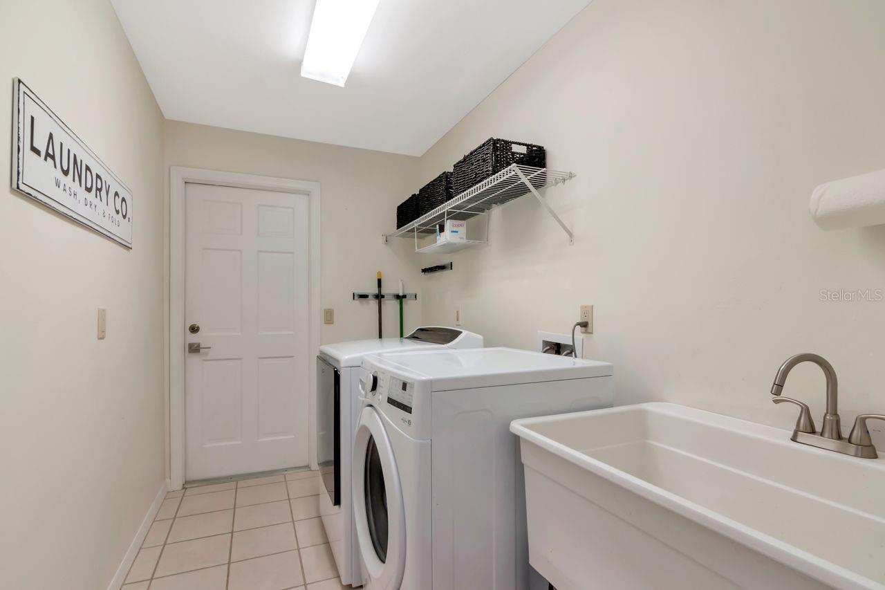 RIVER HILLS COUNTRY CLUB PH 01 - Residential