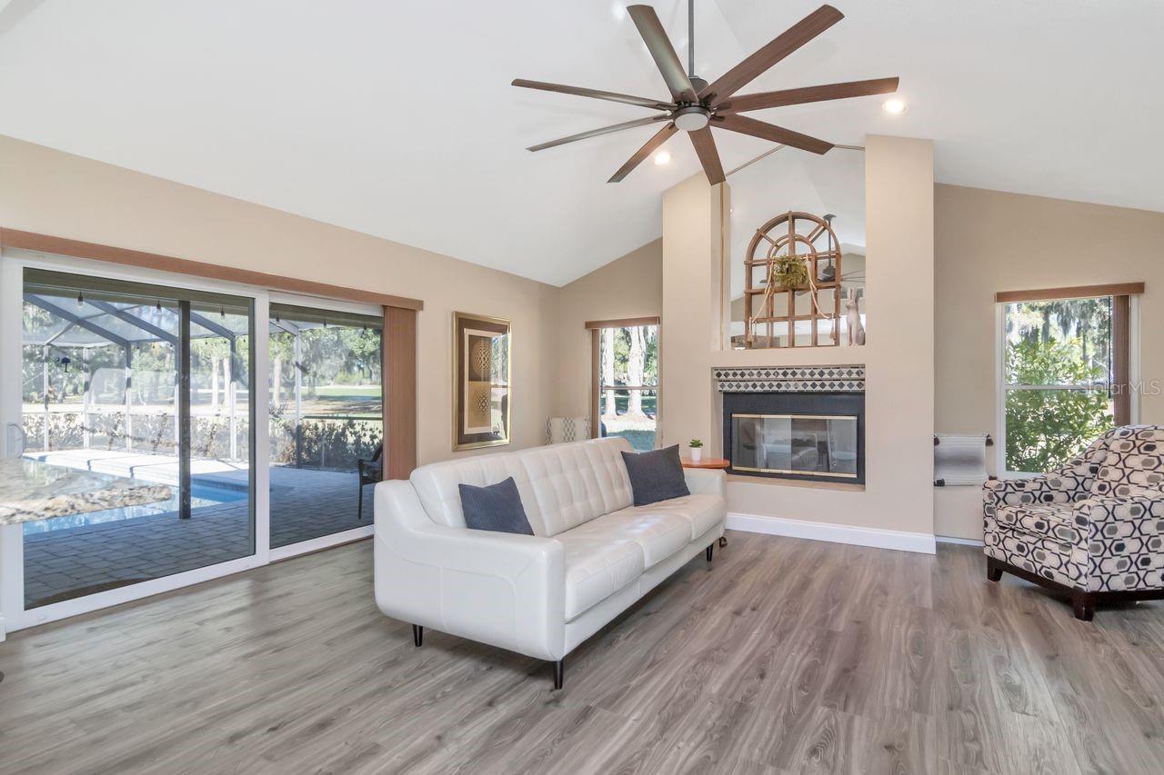 RIVER HILLS COUNTRY CLUB PH 01 - Residential