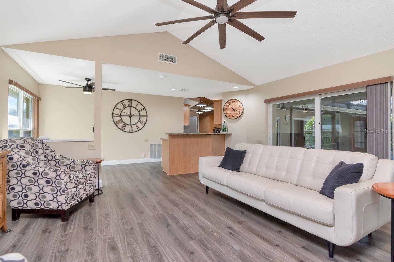 RIVER HILLS COUNTRY CLUB PH 01 - Residential