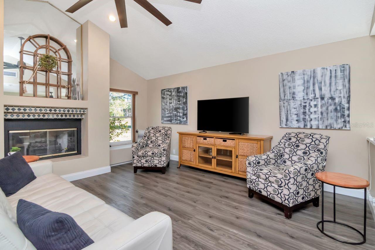 RIVER HILLS COUNTRY CLUB PH 01 - Residential