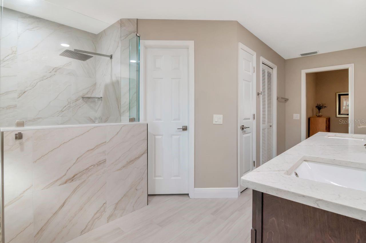 RIVER HILLS COUNTRY CLUB PH 01 - Residential