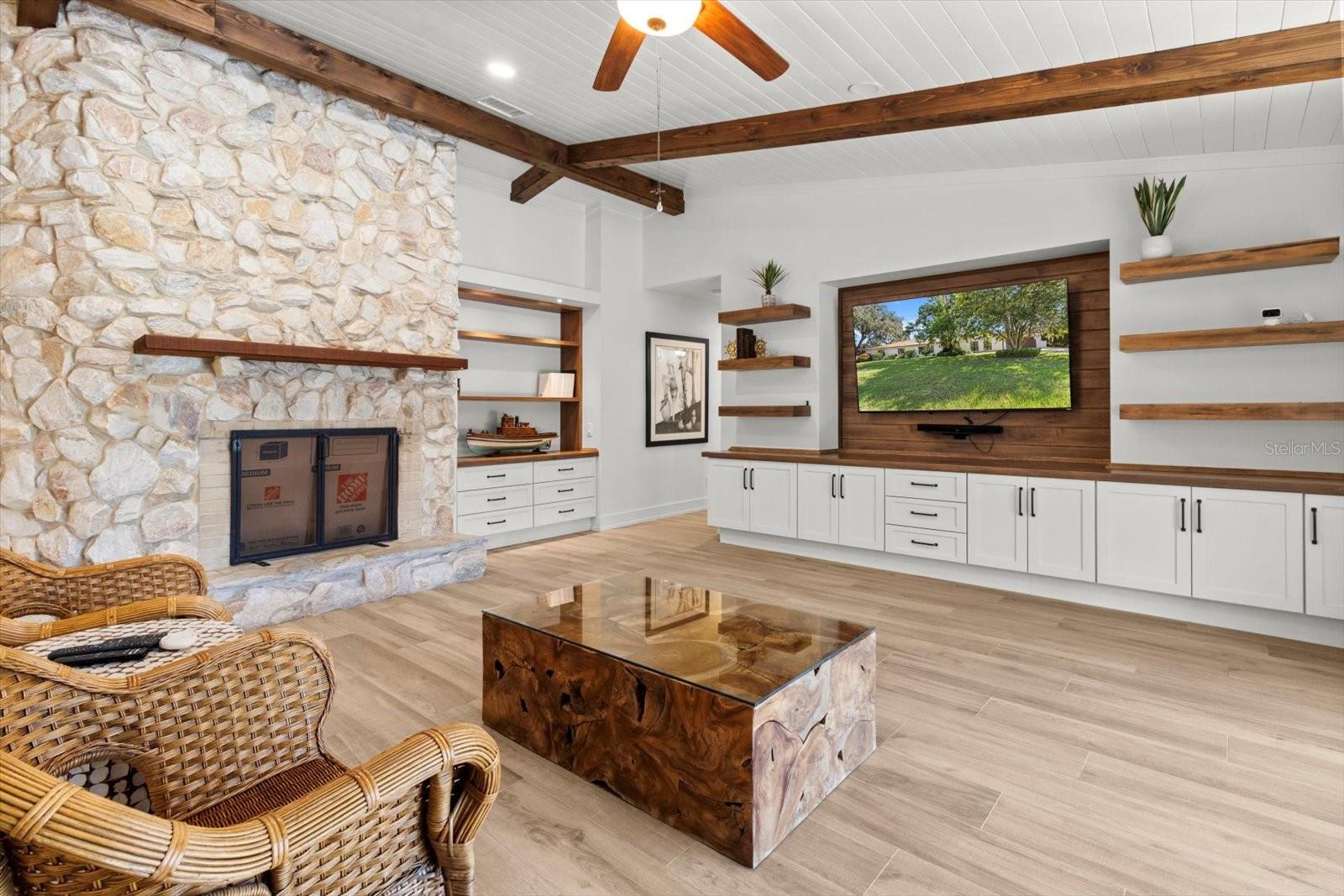 SPRINGS O PARADISE UNIT 02 - Residential