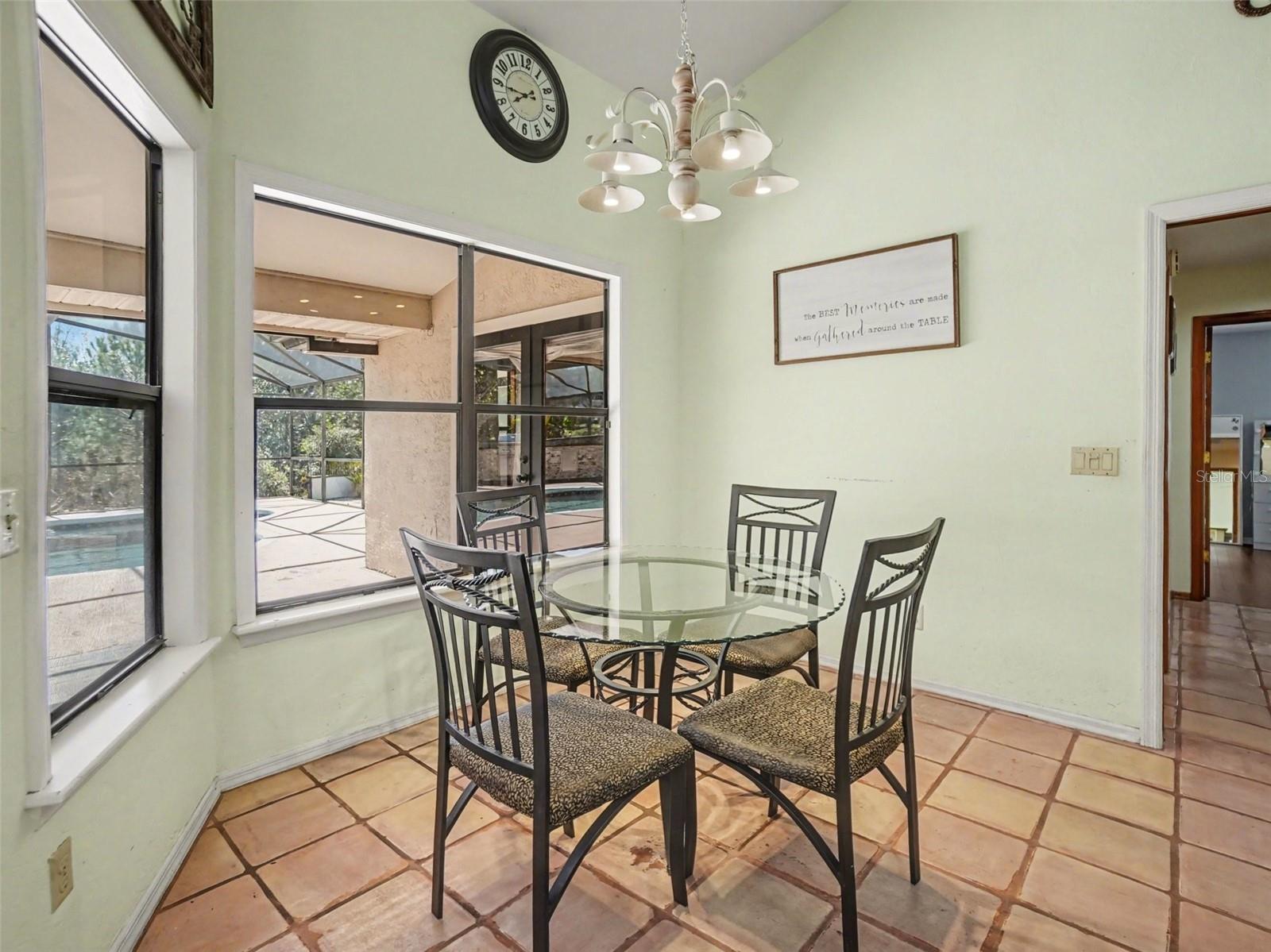 WILLOW WOOD UNIT 2 19/15 107 82 - Residential