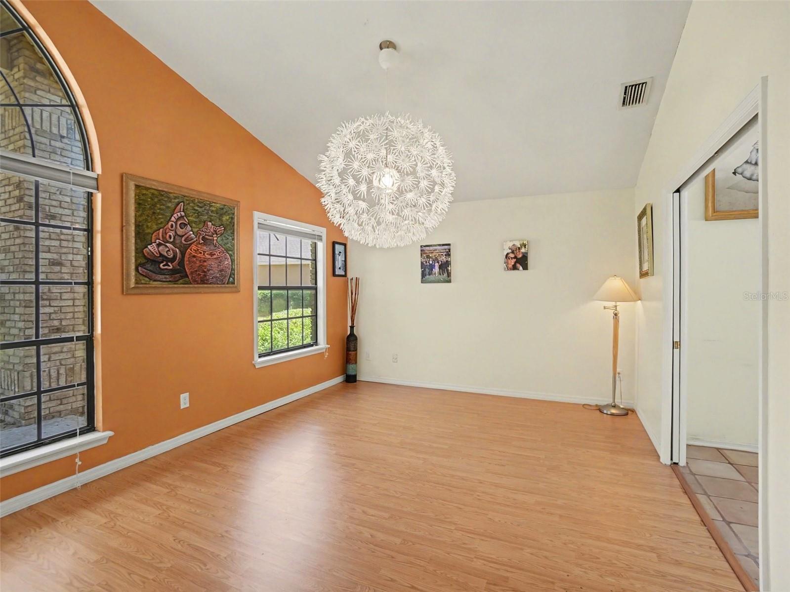 WILLOW WOOD UNIT 2 19/15 107 82 - Residential