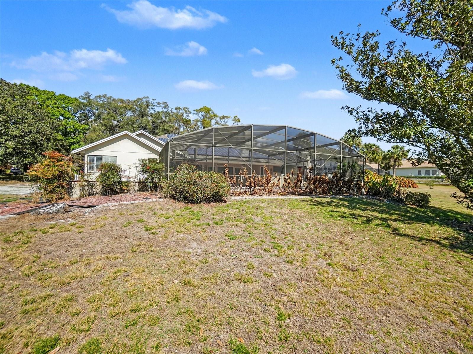 WILLOW WOOD UNIT 2 19/15 107 82 - Residential