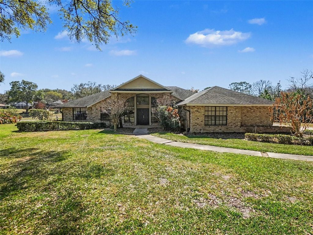 Photo of 8634 Whispering Willow Court, Orlando, FL 32835 (MLS # O6380389)