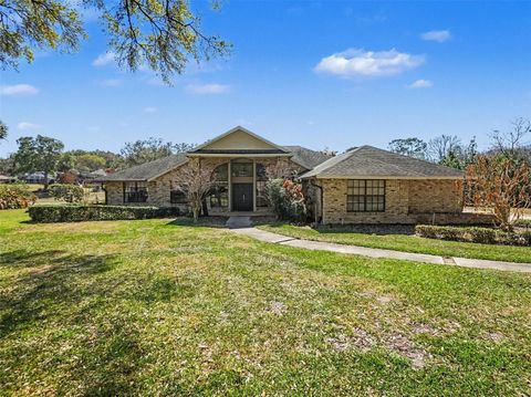 Photo of 8634 Whispering Willow Court, Orlando, FL 32835 (MLS # O6380389)