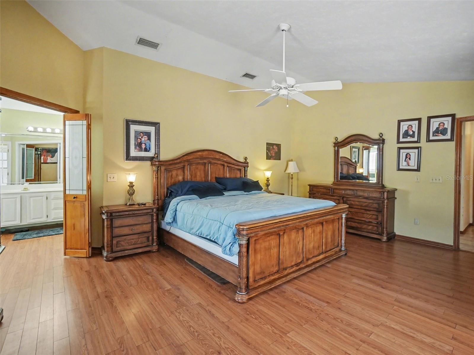 WILLOW WOOD UNIT 2 19/15 107 82 - Residential