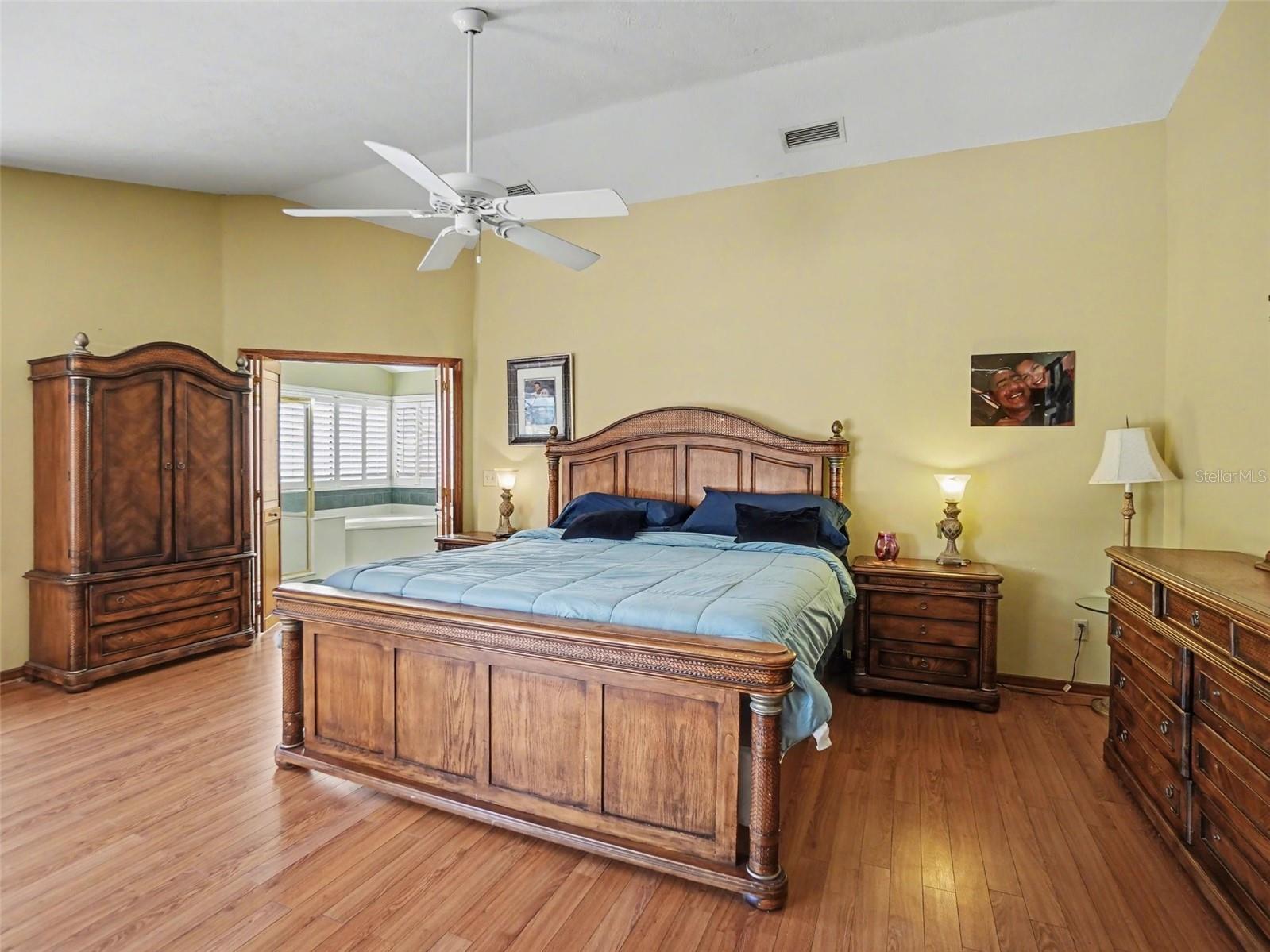 WILLOW WOOD UNIT 2 19/15 107 82 - Residential