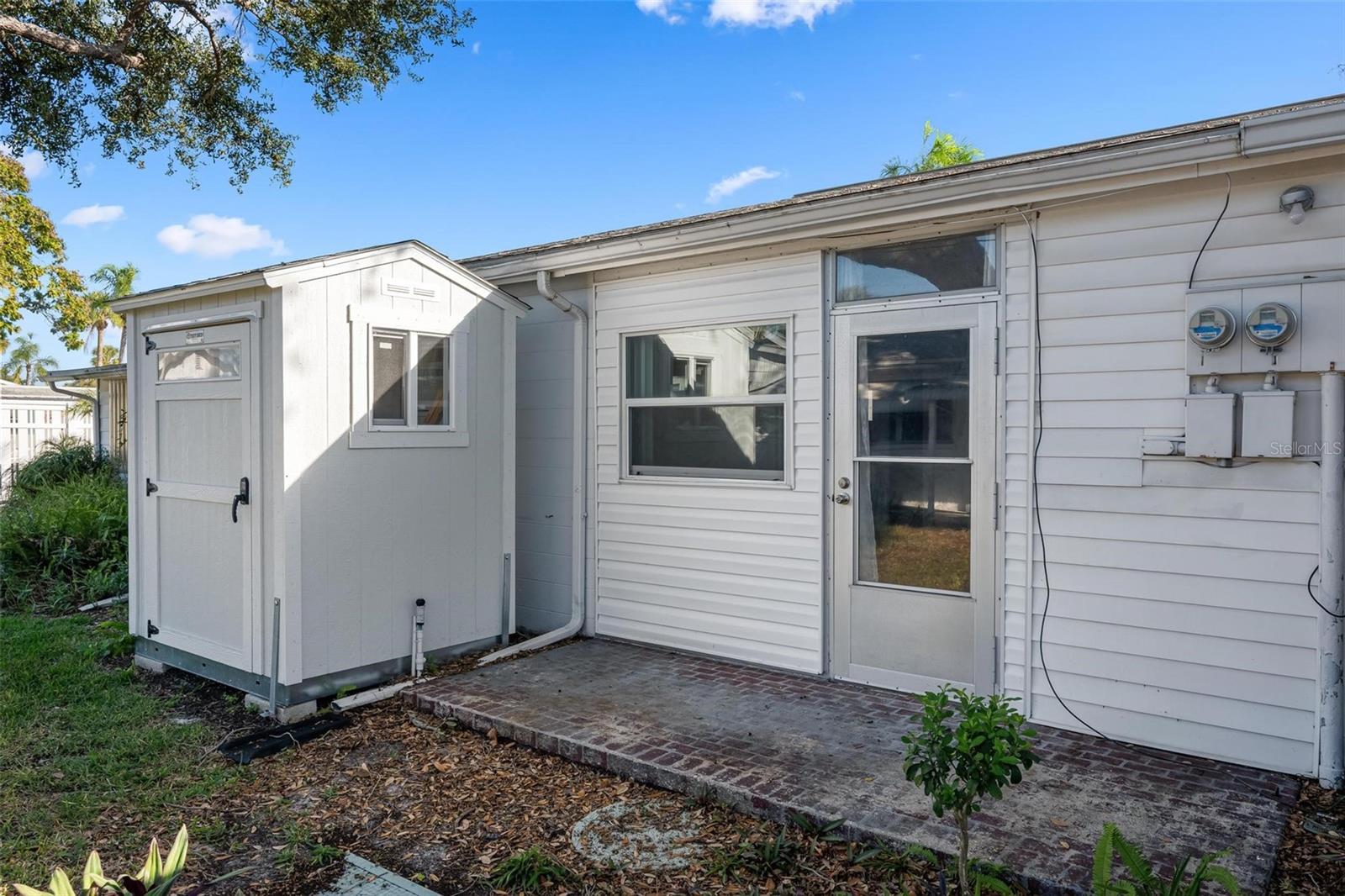 VILLAGER APTS - Residential