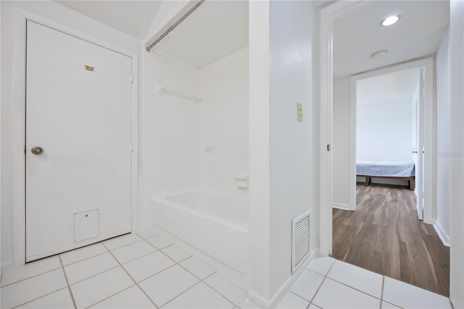 MEADOWLAKE V - Residential