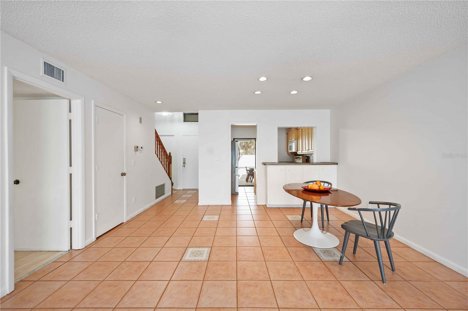 MEADOWLAKE V - Residential