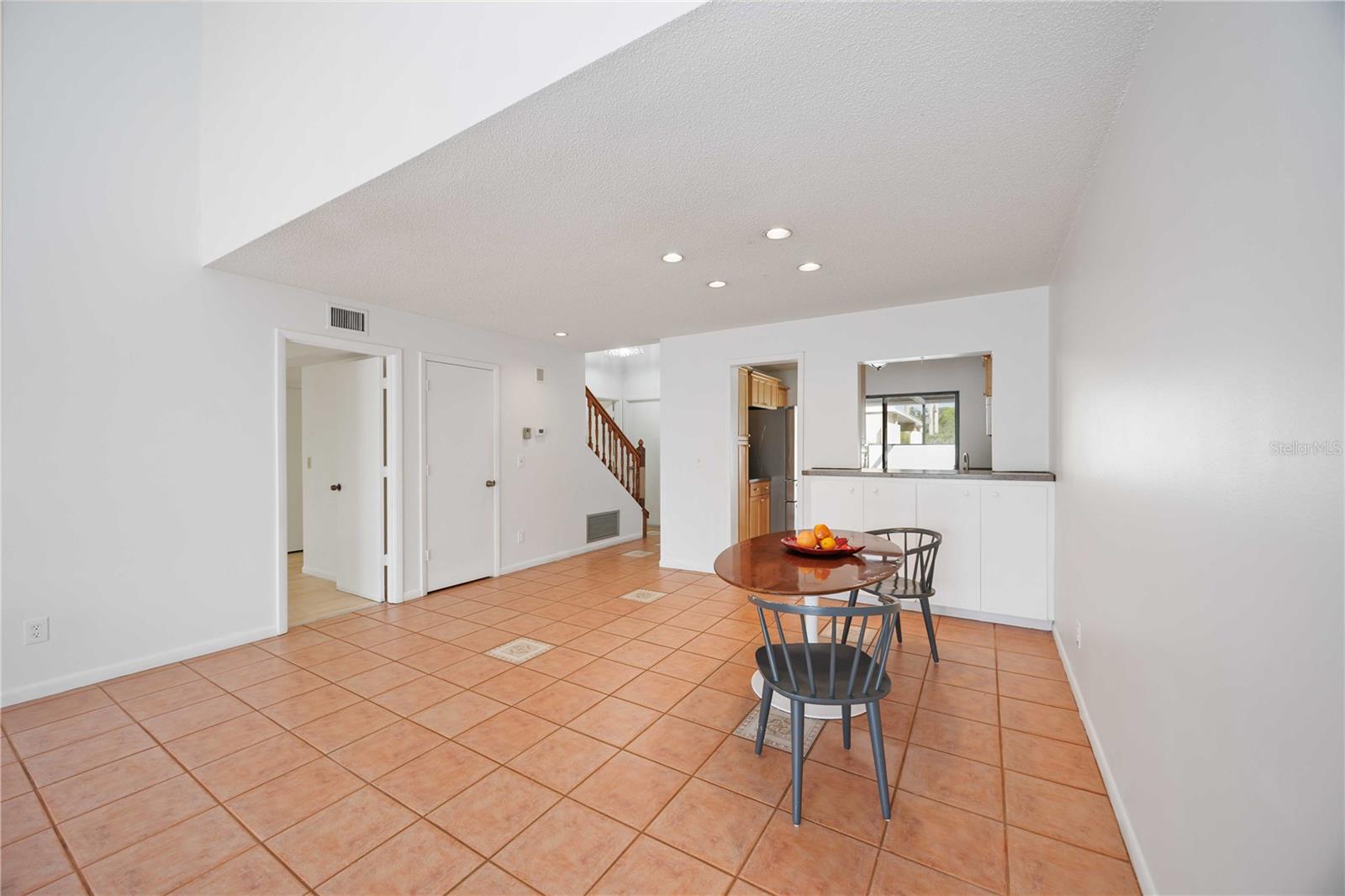 MEADOWLAKE V - Residential